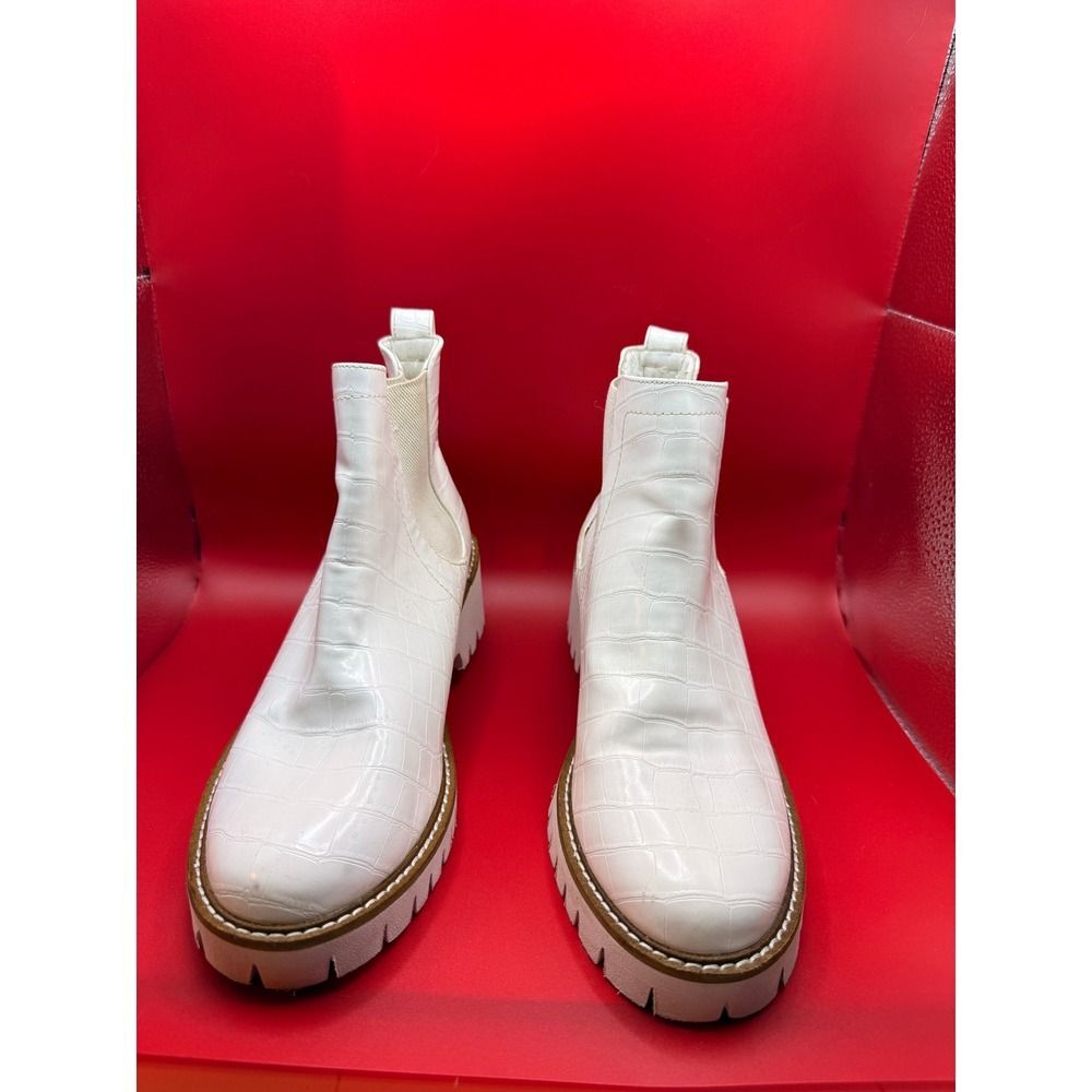 Coconuts by Matisse White Crocodile Embossed Platform Ankle Bootie Boots Size 8M